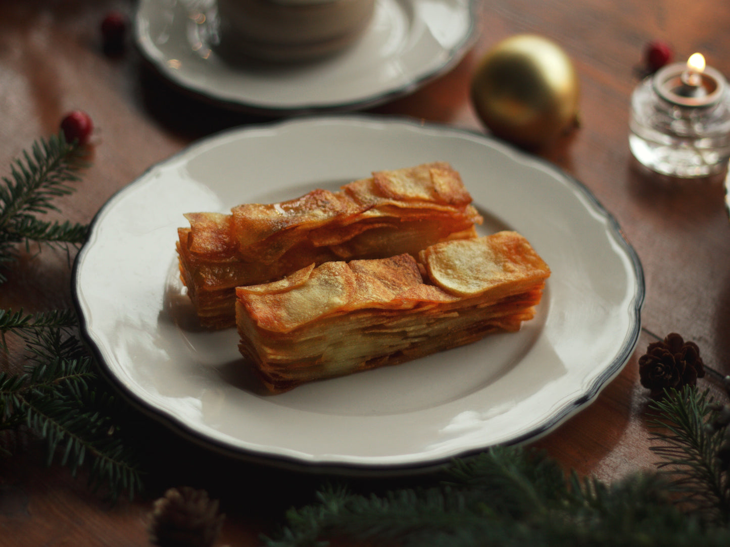 Mille feuilles de pomme de terre, beurre d’algues & fleur de sel